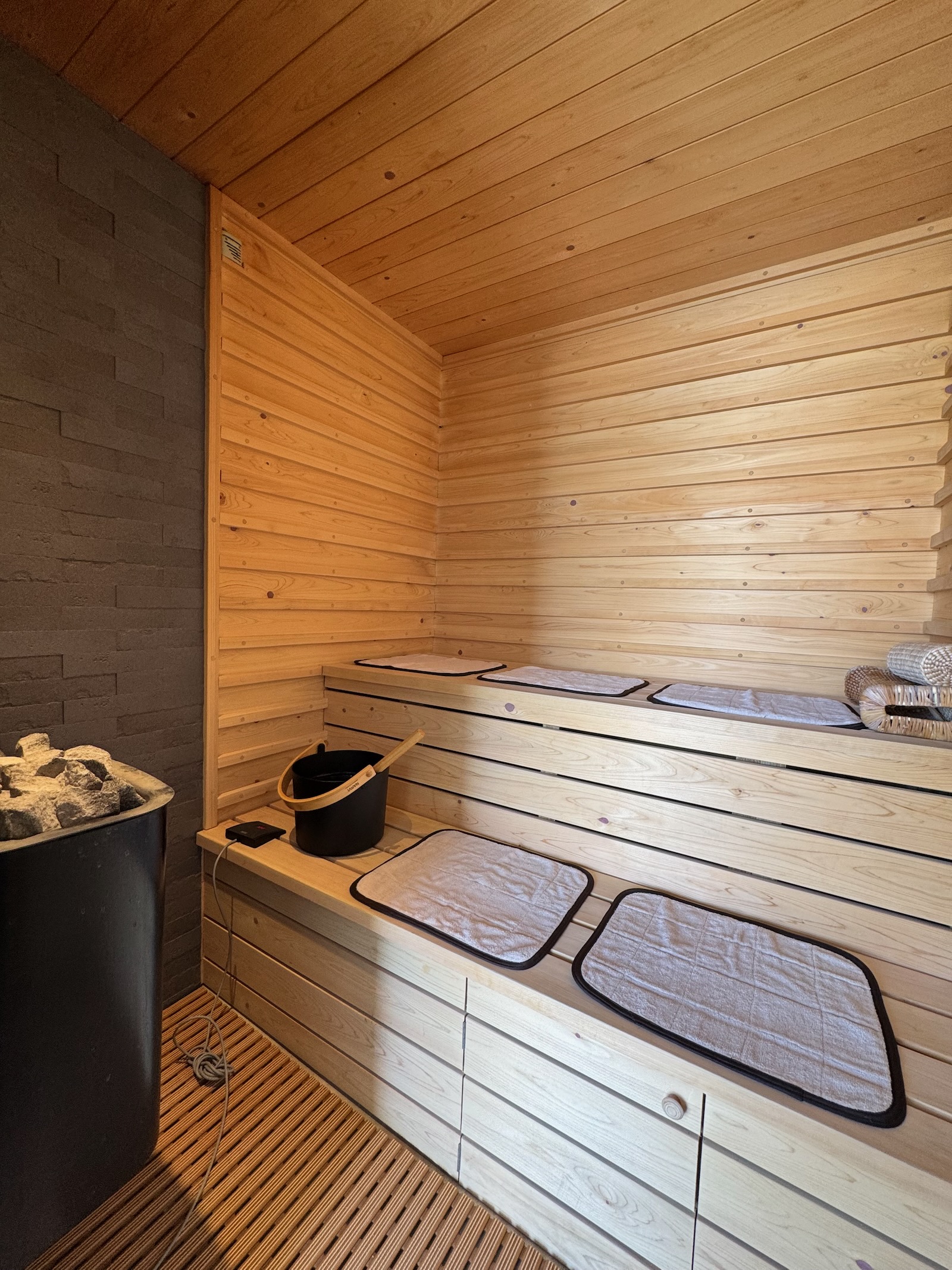 ILUVIO Resort Motobuの貸切サウナ / Private sauna at ILUVIO Resort Motobu