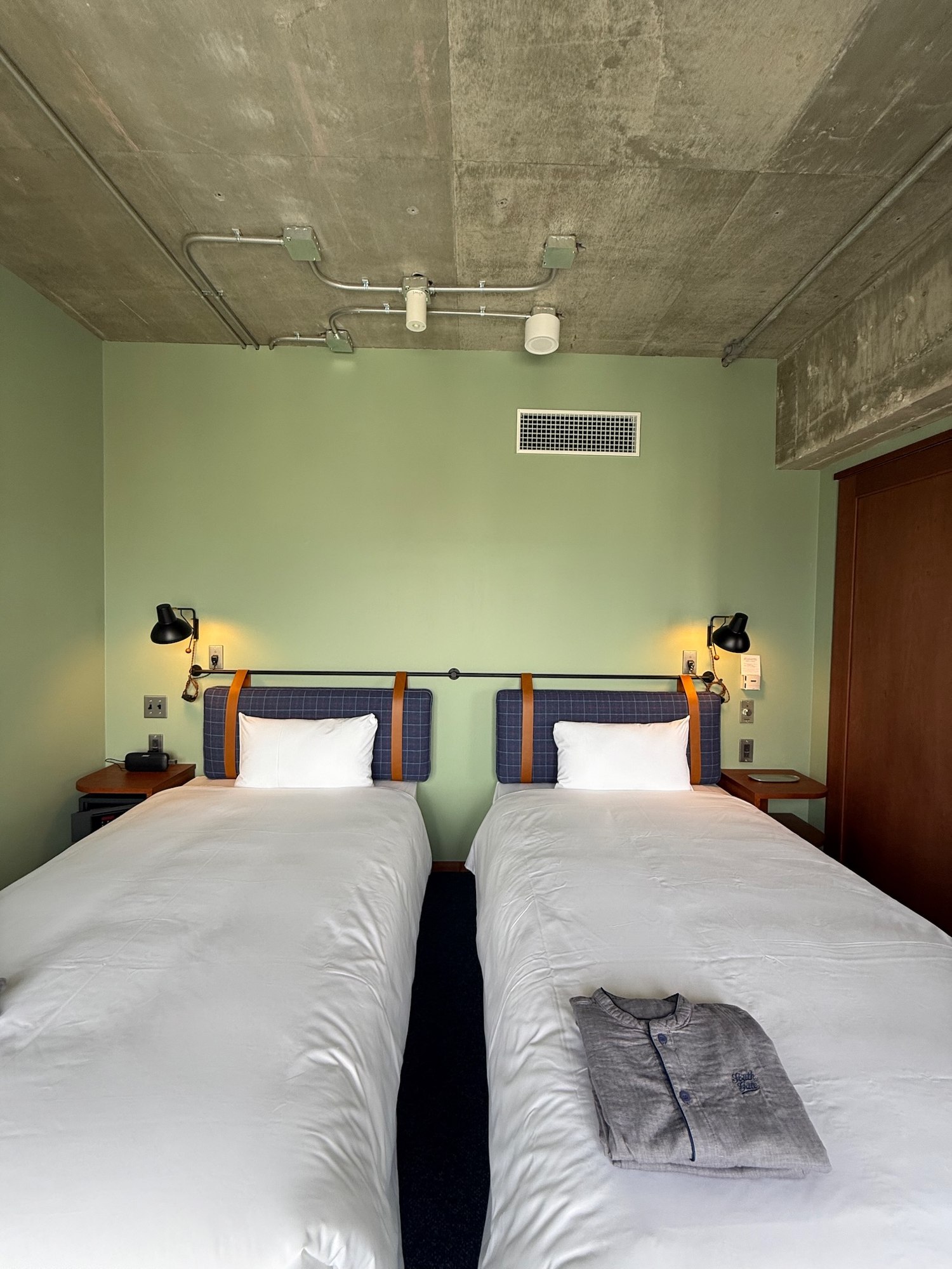 サウスゲートホテル沖縄のツインベッド / Twin beds at South Gate Hotel Okinawa