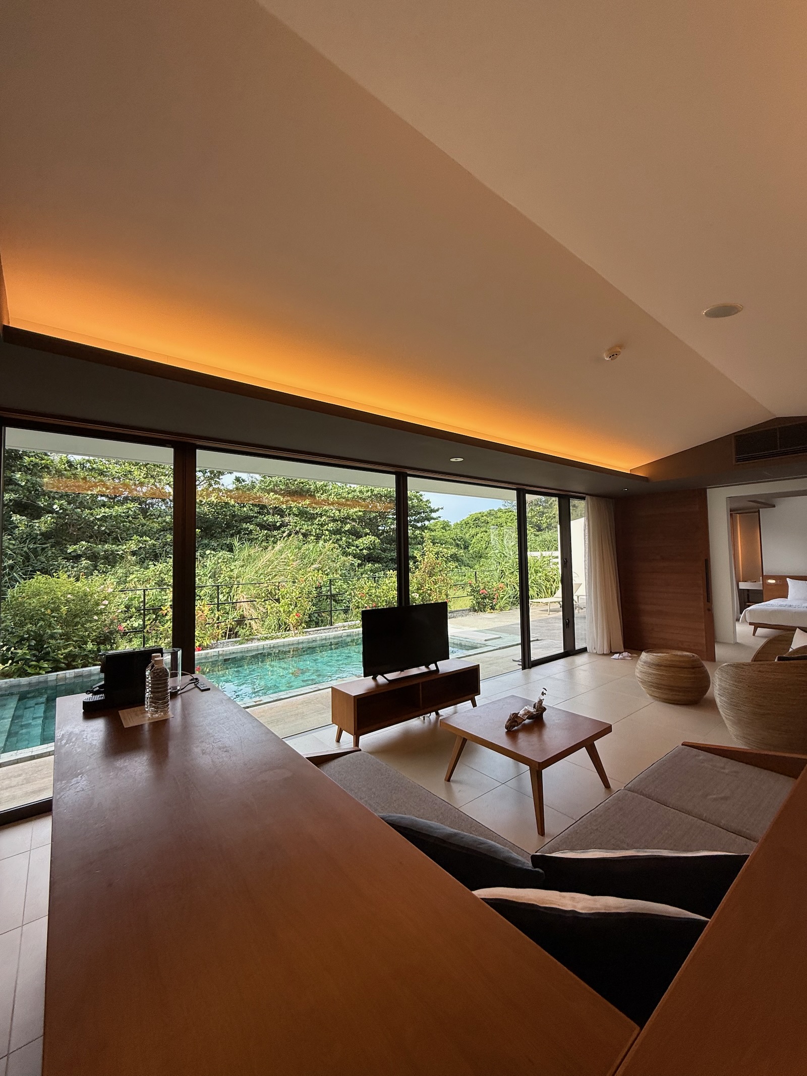 the rescapeのPremier Suite Villaのリビング / Premier Suite Villa living area at the rescape
